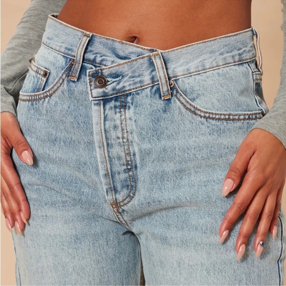 Fashion Nova Crossover Waist Cotton Light Wash Jeans Blue Size 15 NWT - Picture 11 of 11
